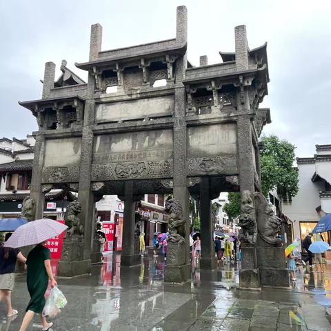 2024年6月雨中歙县游徽州古城