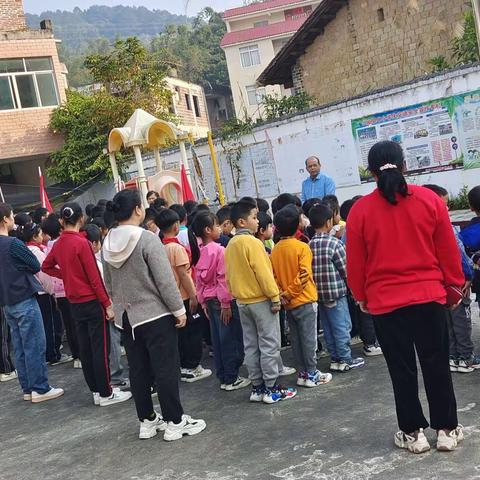 “尝百味烧烤，品人生百味”——兴业县城隍镇平巷小学开展户外野炊活动