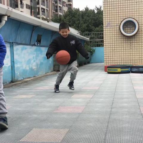 星期四《篮球🏀课之运球过人》