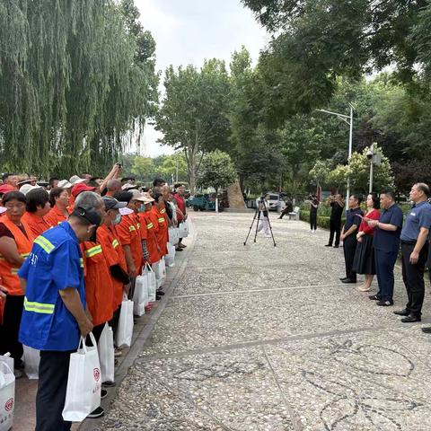 浓情端午送安康 暖心服务致敬一线劳动者