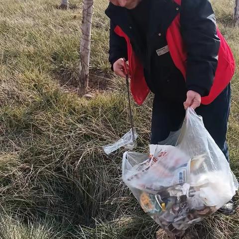 陇县国有固关林场“守护绿色长廊，党员在行动”主题党日活动