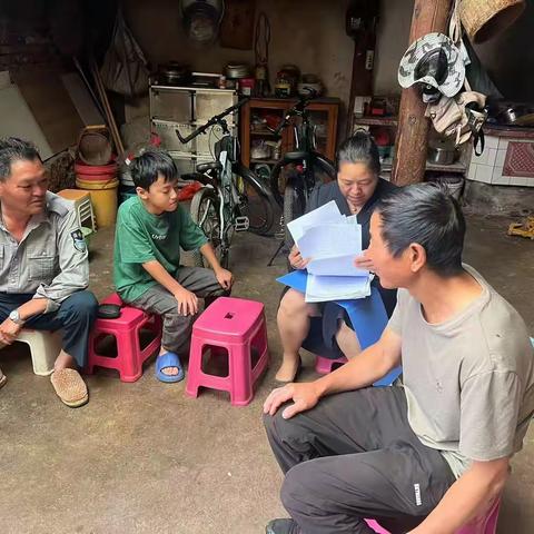 红石岩村党群周计划——“两费”收缴齐动员，筑牢民生“保障线”