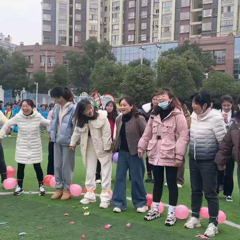 “春日花漾女神，一起热辣滚烫” ——北门小学庆女神节活动