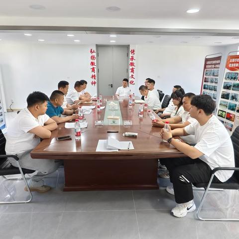 强化理论武装 夯实组织根基—— 哈密市安徽商会党支部召开全体党员大会