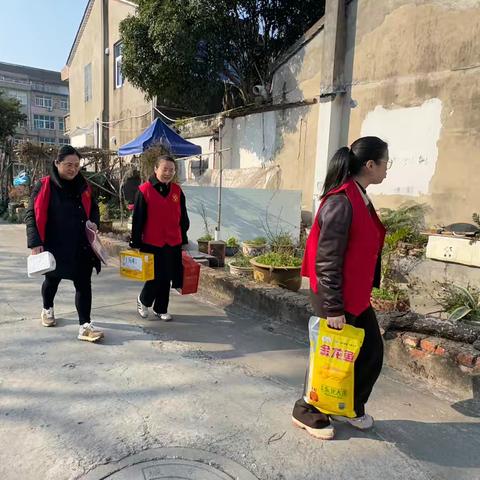 传递恩泽情 温暖百岁心