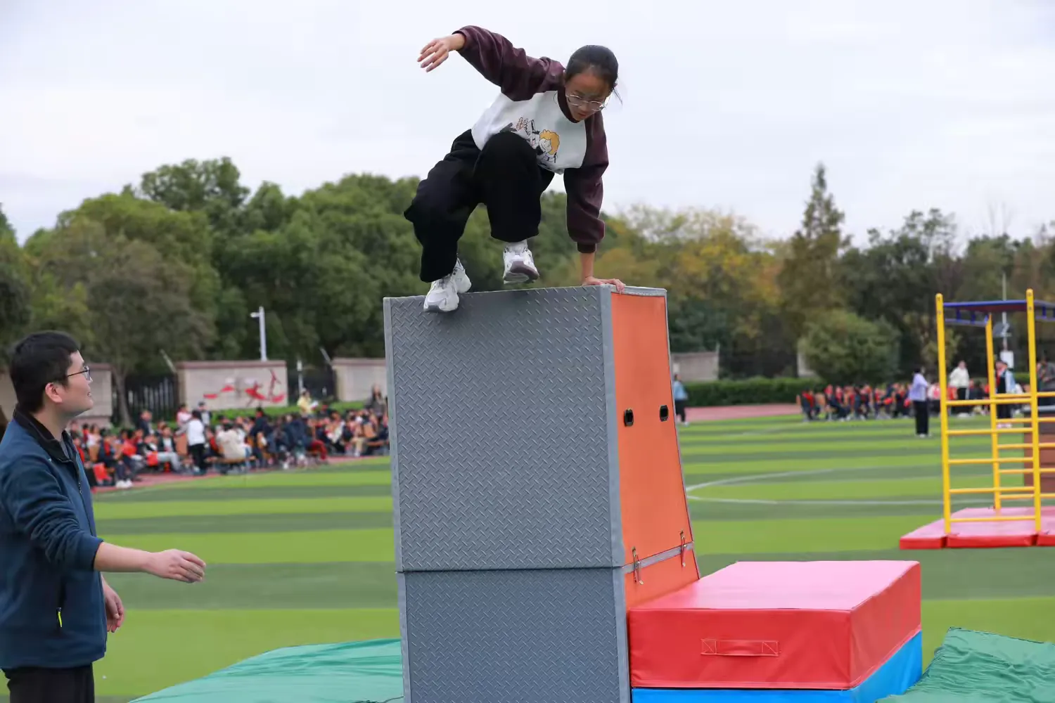简篇-金秋绘活力,运动绽童年——龙潭中心小学(本部)秋季运动会