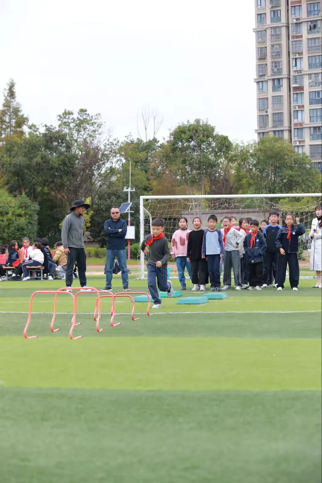 简篇-金秋绘活力,运动绽童年——龙潭中心小学(本部)秋季运动会