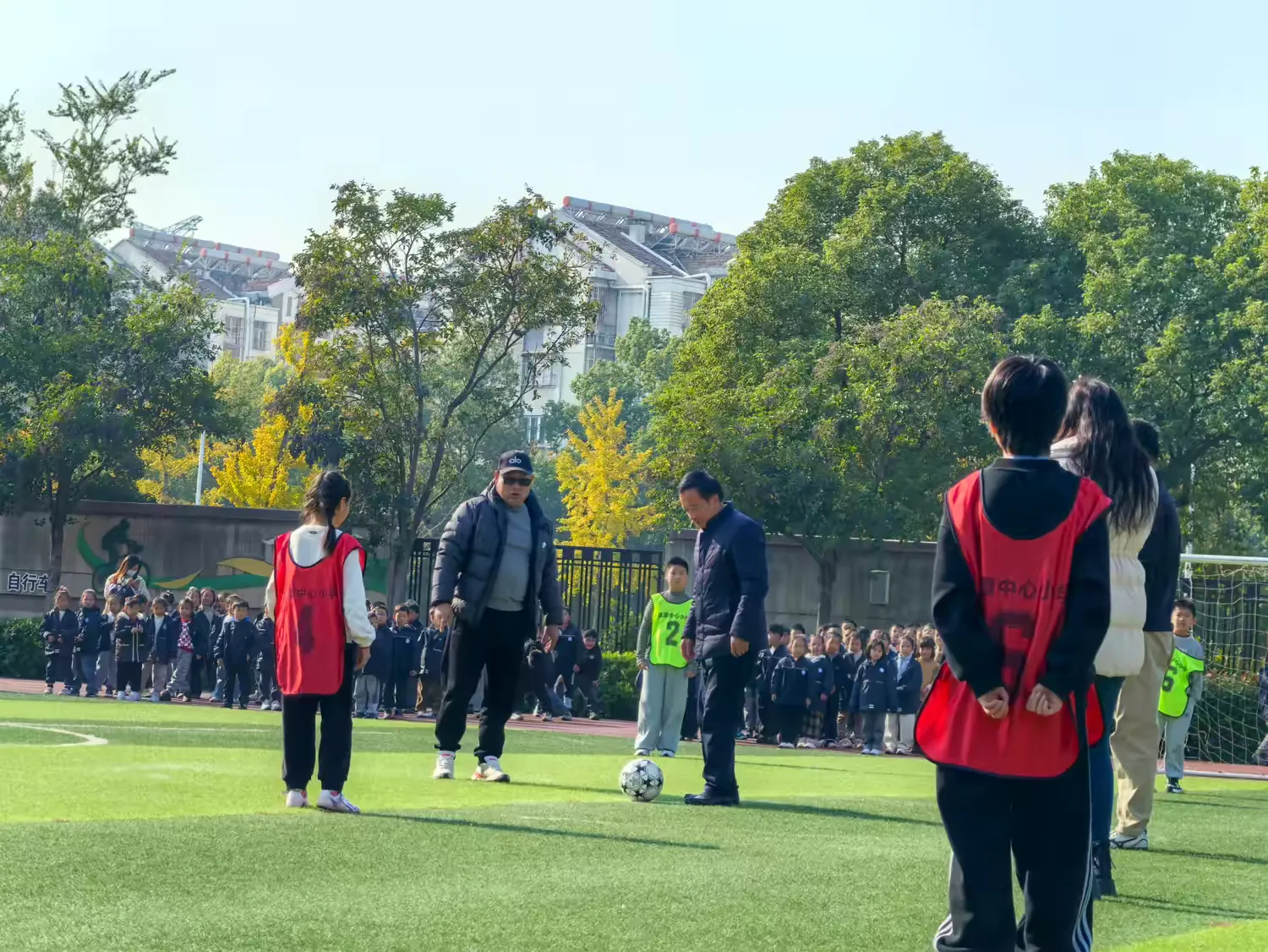 简篇-绿茵逐梦,活力绽放——龙潭中心小学(本部)第五届“校长杯”班级足球联赛开幕