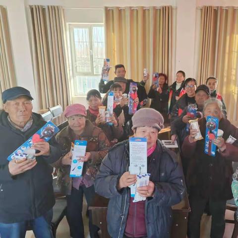 瓜州县青烨社会工作服务中心 融入到腊八中的关爱情