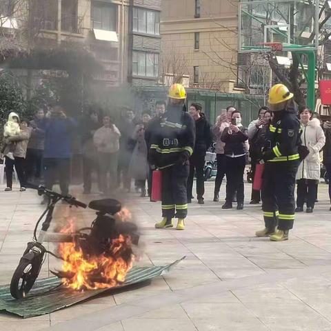 【临沂支队】兰山大队南昌路消防救援站走进万城花开小区进行消防演练活动