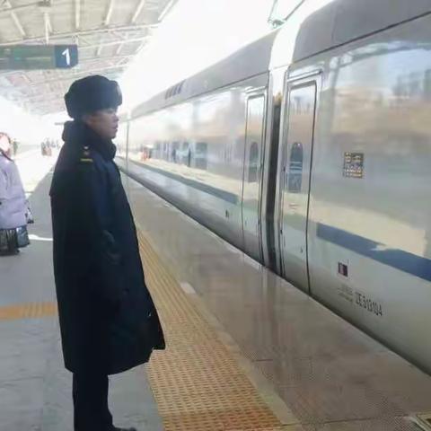 青工标兵在春运中闪光