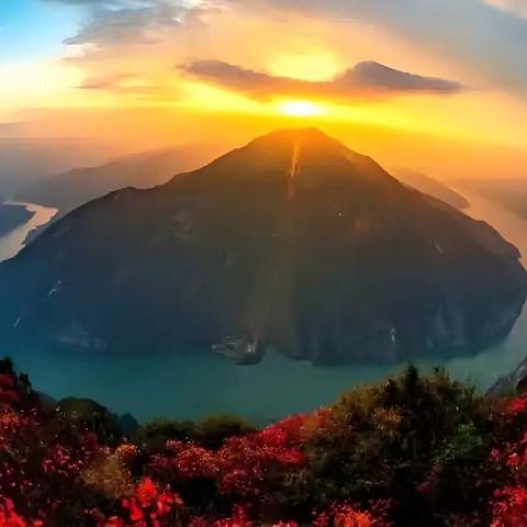 11月18日至23日三峡红叶有约召集 徒步三峡一直是大家户外的一条梦想之路吧，适逢今秋三峡红叶正当时，就来一次用脚步丈量祖国美好河山的活动。