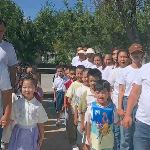 礼别幼时光，乘风再启航