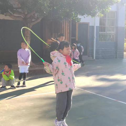 阳光下的竞技 ——禄劝民族小学2024年 体育艺术节二年级组活动纪实