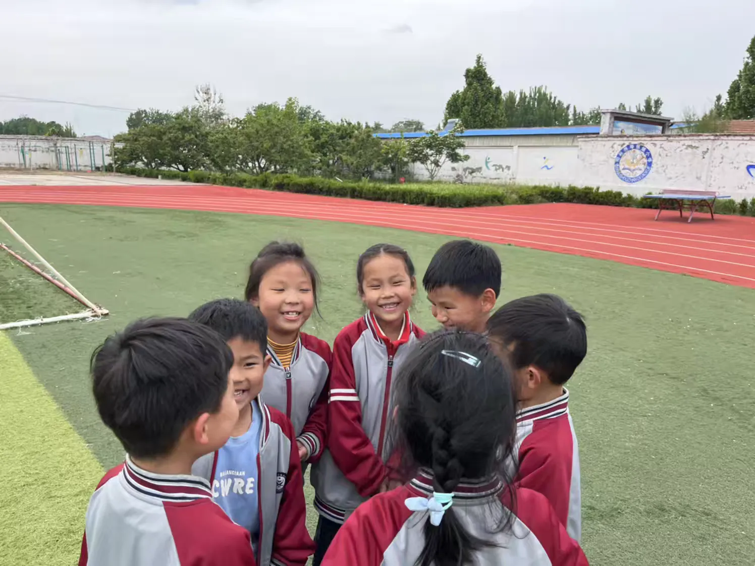 简篇-春风小筑——寿张镇中心小学一年级心理趣味小游戏