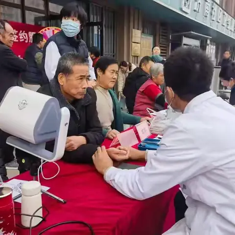 王舍人街道社区社会组织联合会联合祥泰城社区开展“暖心义诊，守护邻里健康”主题义诊活动