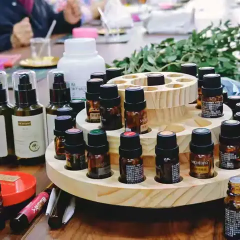 王舍人街道社区社会组织联合会联合万象新天东区社区举办“香遇美好，皂就幸福”精油手工皂DIY制作活动