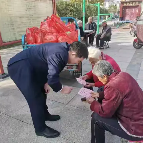 王舍人街道社区社会组织联合会联合东沙河四村开展防诈骗知识宣传活动