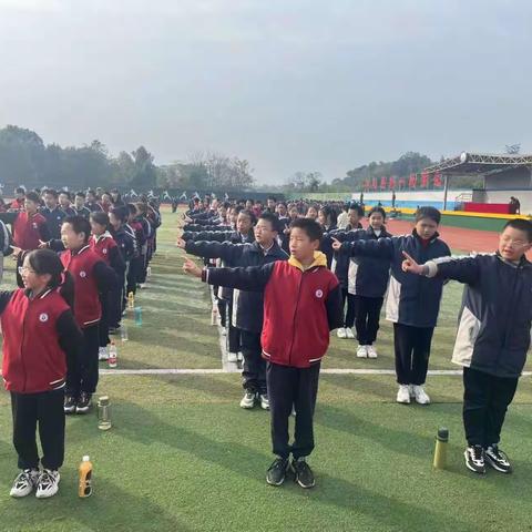 勇往直前  逐梦军训