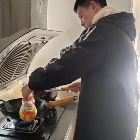 逐劳动之光，扬时代之帆