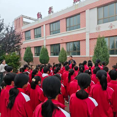 积石山县杓家小学开展“感恩祖国感恩党，美好校园展新姿”“六个一”开学季主题教育活动