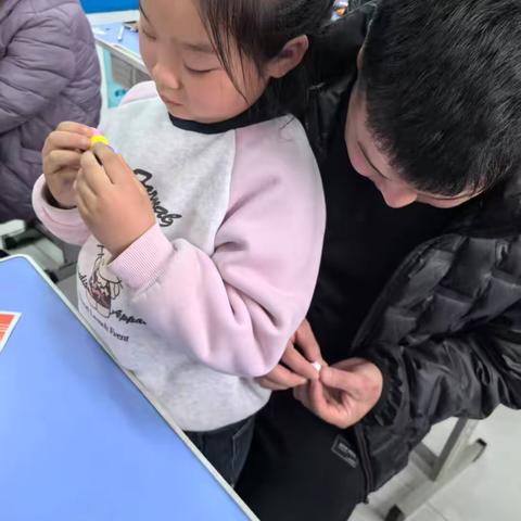 端庄小学开展巧手生花，乐享时光活动