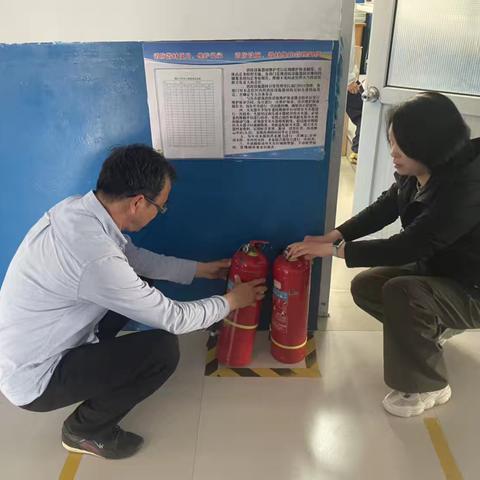 筑牢安全防线——端庄小学开展清明节前安全隐患专项排查