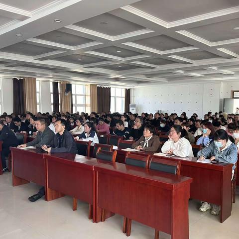 2024年3月29日蓝田县中小学卫生保健所成功组织全县各校园参加了西安市传染病防控工作视频培训会