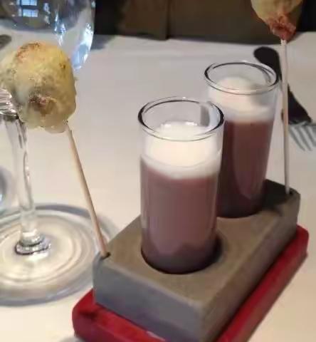 美食的诱惑—西班牙巴斯克吃喝记（3）：欢乐的一餐