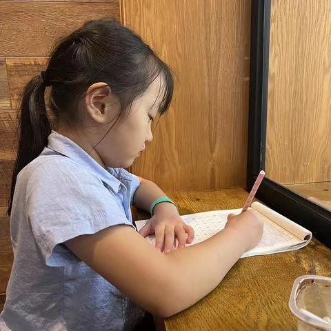 夏风摇荷，蝉鸣蝶舞，丰富多彩的暑期生活从此开启