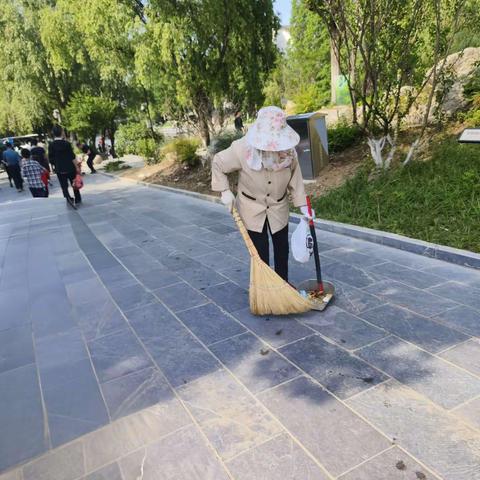 致敬劳动节：城市美容师们的默默守护