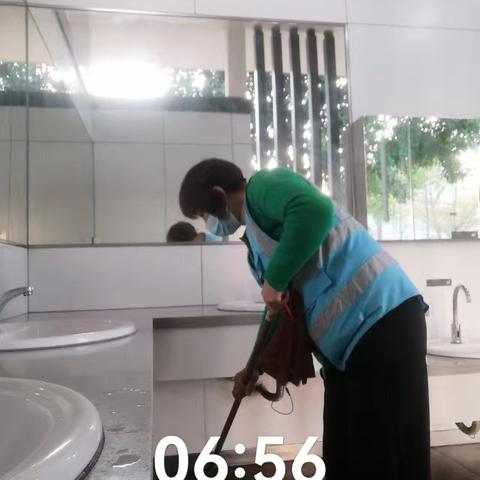 【皓瑞清洁】碧岭市场公共卫生间，凤凰公馆公共卫生间工作简报
