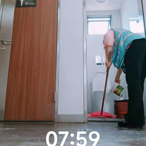 【皓瑞清洁】碧岭市场公共卫生间，凤凰公馆公共卫生间工作简报