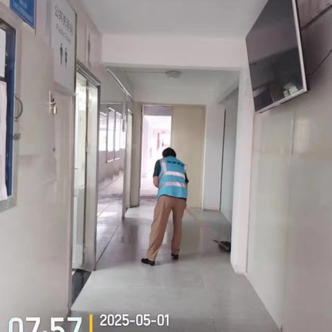 【皓瑞清洁】碧岭市场公共卫生间，凤凰公馆公共卫生间工作简报