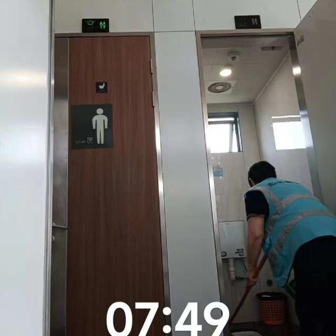 【皓瑞清洁】碧岭市场公共卫生间，凤凰公馆公共卫生间工作简报