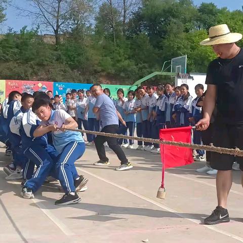 青春激昂，拔河飞扬