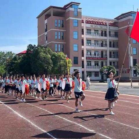 新颜小学一年级少先队新队员入队仪式