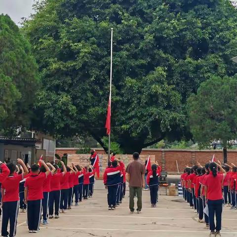 强国复兴有我 同心筑梦未来——下坝社区两所小学开学典礼暨“优秀学生”表彰活动