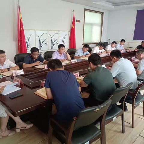 新市镇5月党委理论学习中心组集体学习会议