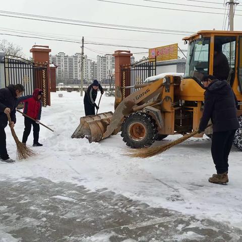 破冰除雪保畅通 真情走访暖民心