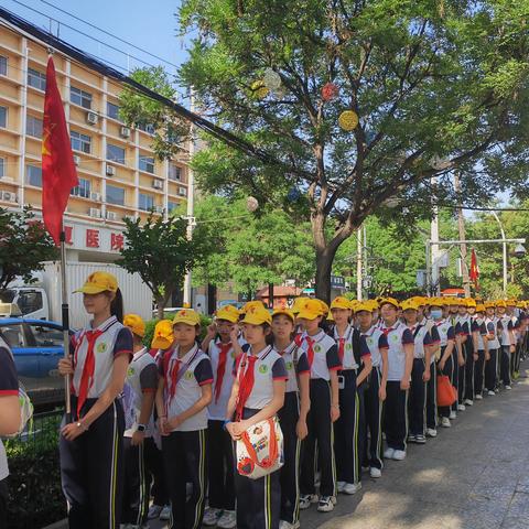 天水市新华门小学2024届3班毕业典礼邀请函