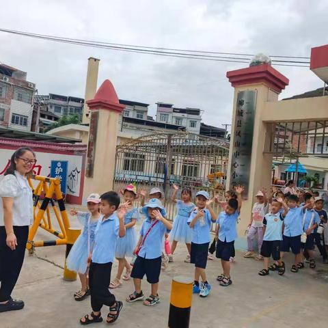 从甜韵云片糕到古镇记忆——凤山镇中心幼儿园传统文化浸润活动