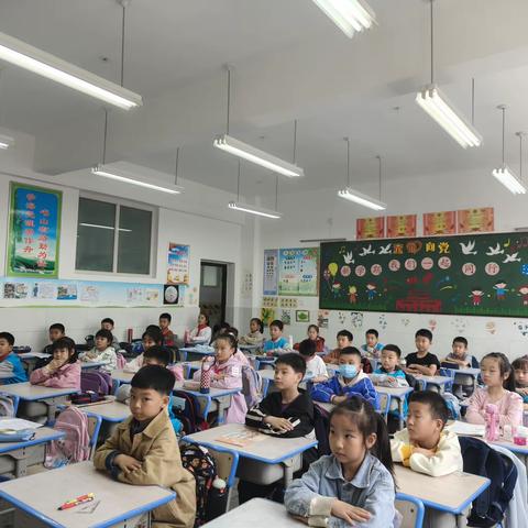 汉师附小二（8）班世界读书日主题队会