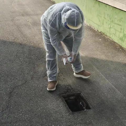 沈阳市第一私立高级中学开展冬季 熏杀越冬蚊蝇和灭鼠活动