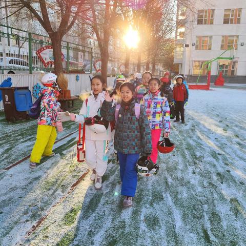 在雪国崇礼享滑雪之乐——西湾子小学五年级滑雪课