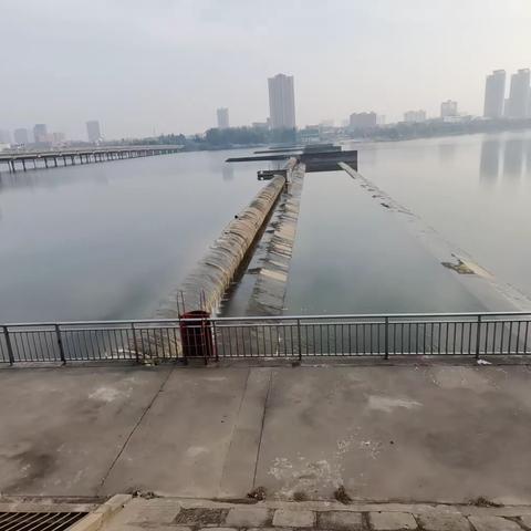 南阳市白河第三极橡胶坝拆除及残留物定于12月21日拍卖，咨询电话15503992099