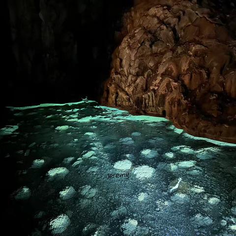 童行户外定制路线 王一博同款角田探洞：解锁地下世界的神秘之旅 ‍