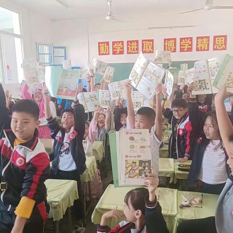 扬帆起航正当时 踔厉奋发向未来 玉合中心小学十一月实习工作简报