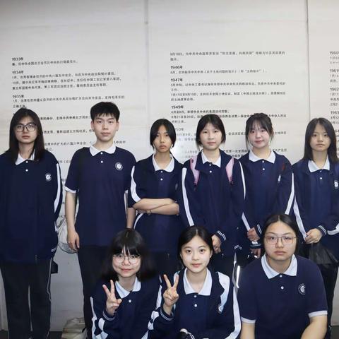 “领略东方神画，传承红色基因”G2212班春季研学活动