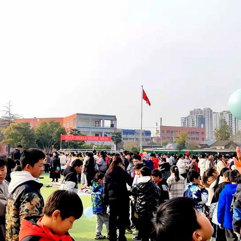 桥口小学“好书那么多，我想去看看”跳蚤书市—五年级（4）班